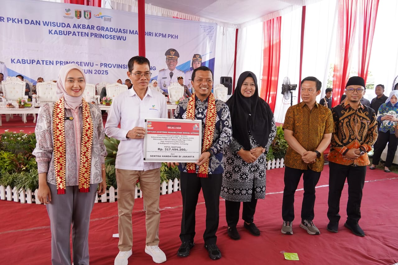 ​Wagub Jihan Nurlela Apresiasi 417 KPM PKH Pringsewu Lulus Graduasi Mandiri